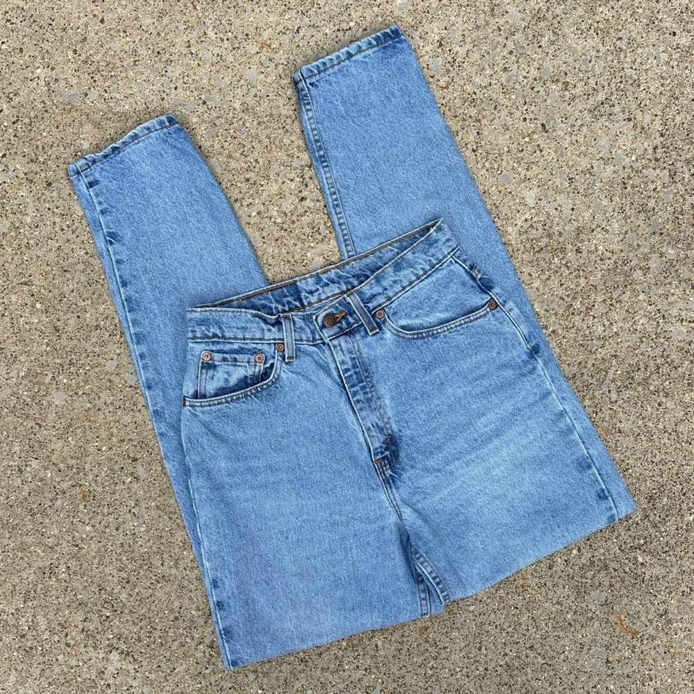 Vintage medium wash 521 high waisted Levi’s jeans
